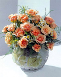 Как выбрать вазу для цветов в подарок?