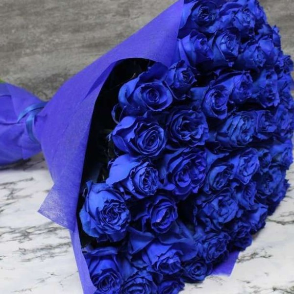 Букет из 55 натуральных синих роз 70-90 см