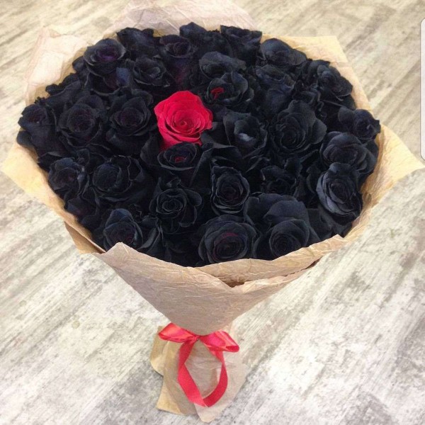 35 натуральных черных роз 70-90 см