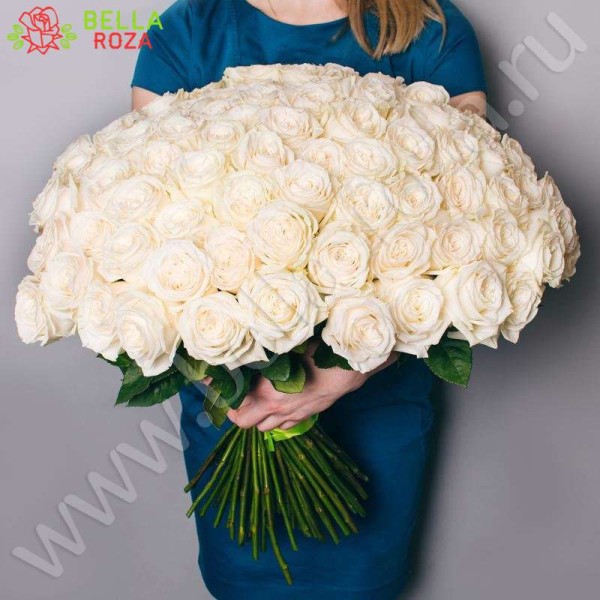 Букет из 101 белой розы высотой 80 см